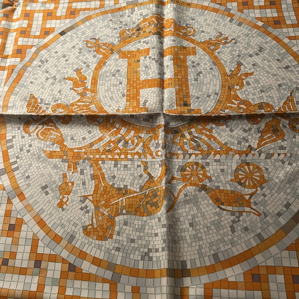 Hermes “H” silk scarf. Authentic. Never worn. - Picture 3 of 6